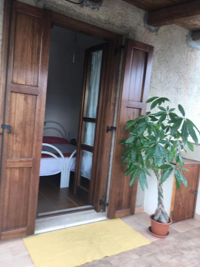 B&B Mideri Urzulei Екстер'єр фото